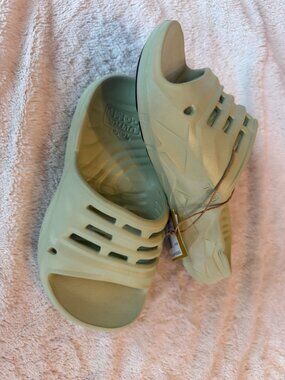 Teva ApreTrail Slide, Seedling Green, Womens 5 / Mens 3, EVA, NWT